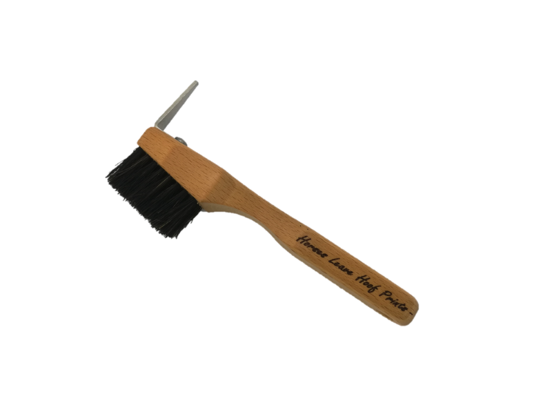 Hufauskratzer aus Holz mit Gravur